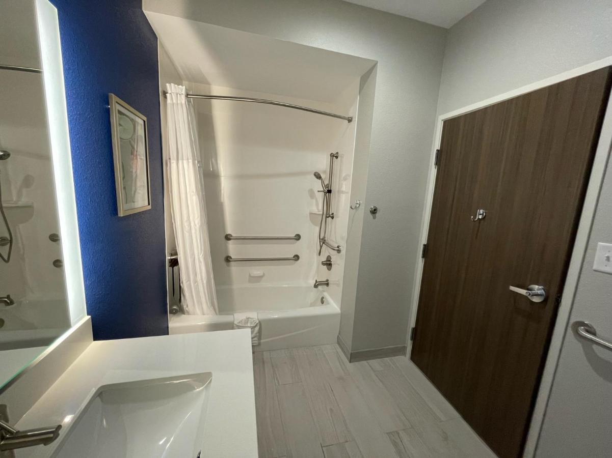 La Quinta Inn & Suites By Wyndham Βαλντόστα Δωμάτιο φωτογραφία