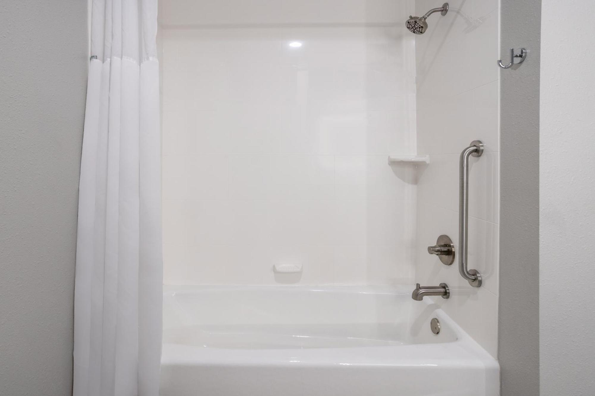 La Quinta Inn & Suites By Wyndham Βαλντόστα Εξωτερικό φωτογραφία