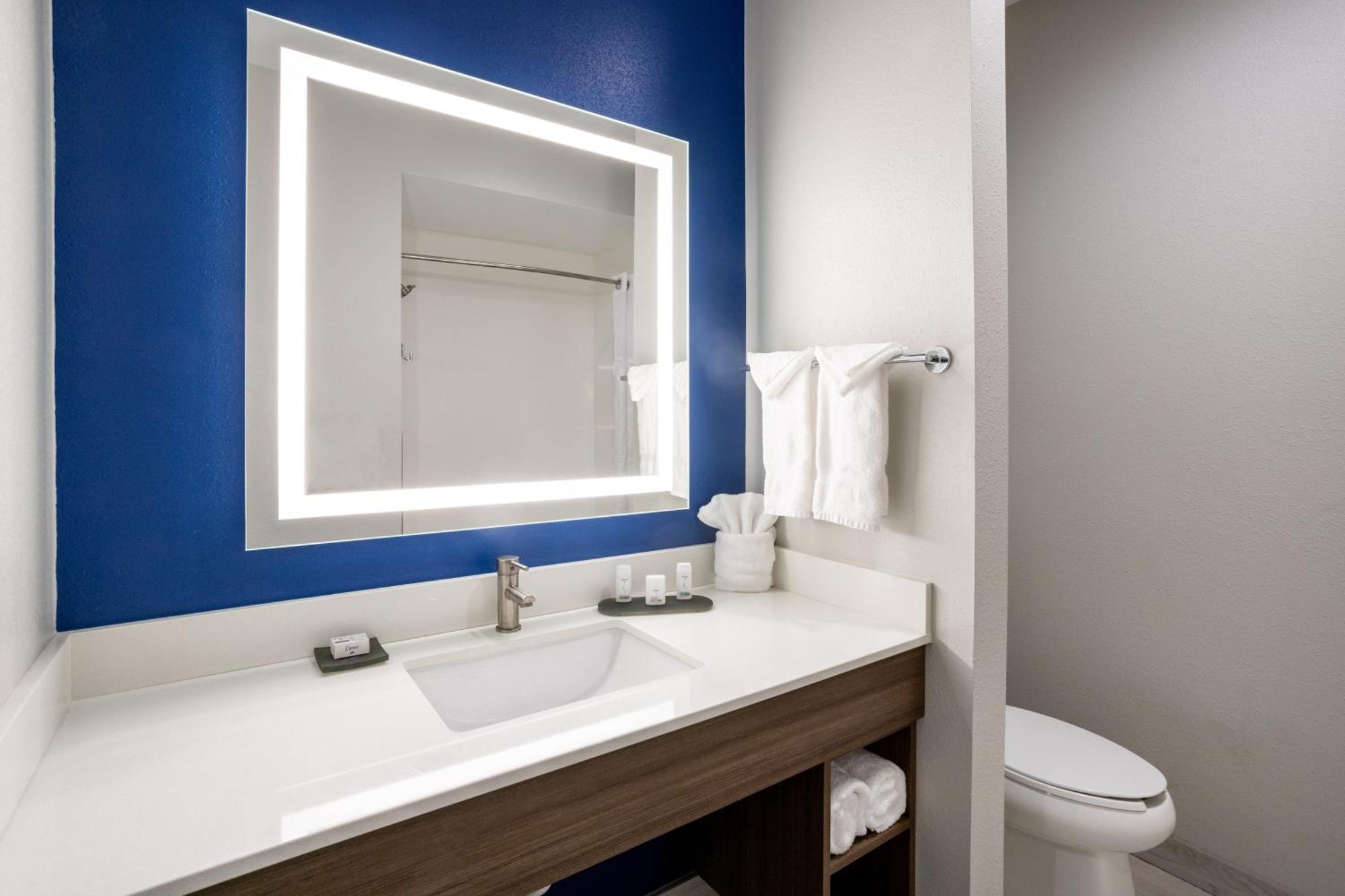 La Quinta Inn & Suites By Wyndham Βαλντόστα Εξωτερικό φωτογραφία