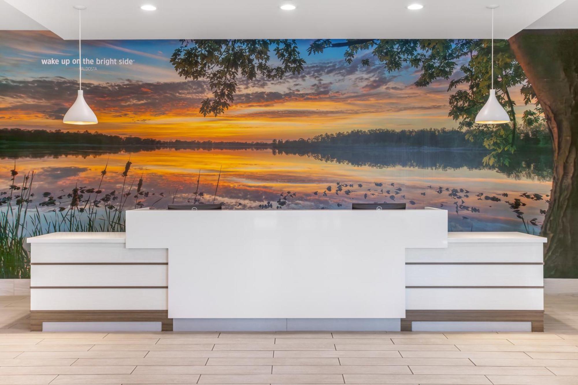 La Quinta Inn & Suites By Wyndham Βαλντόστα Εξωτερικό φωτογραφία