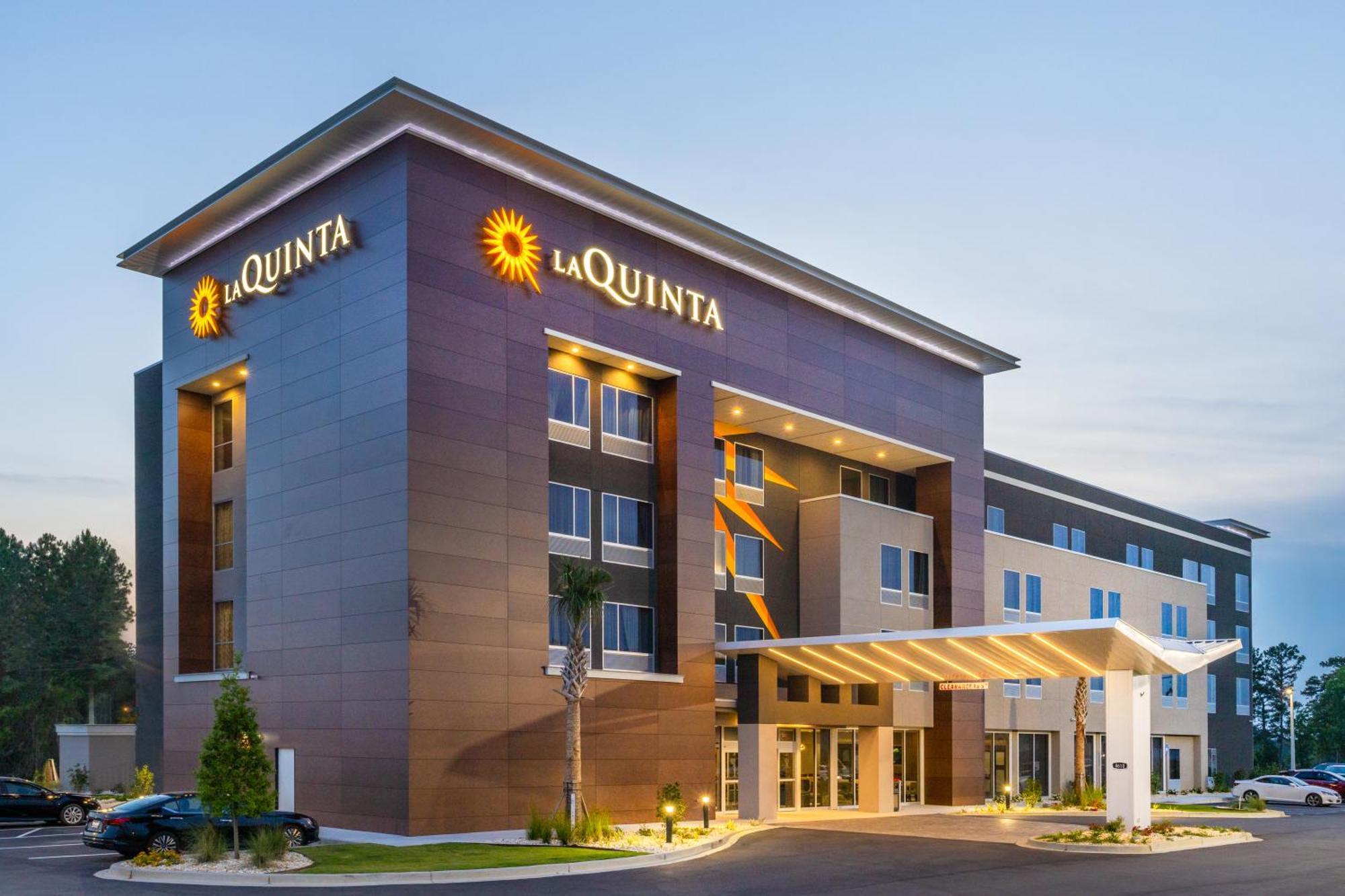 La Quinta Inn & Suites By Wyndham Βαλντόστα Εξωτερικό φωτογραφία