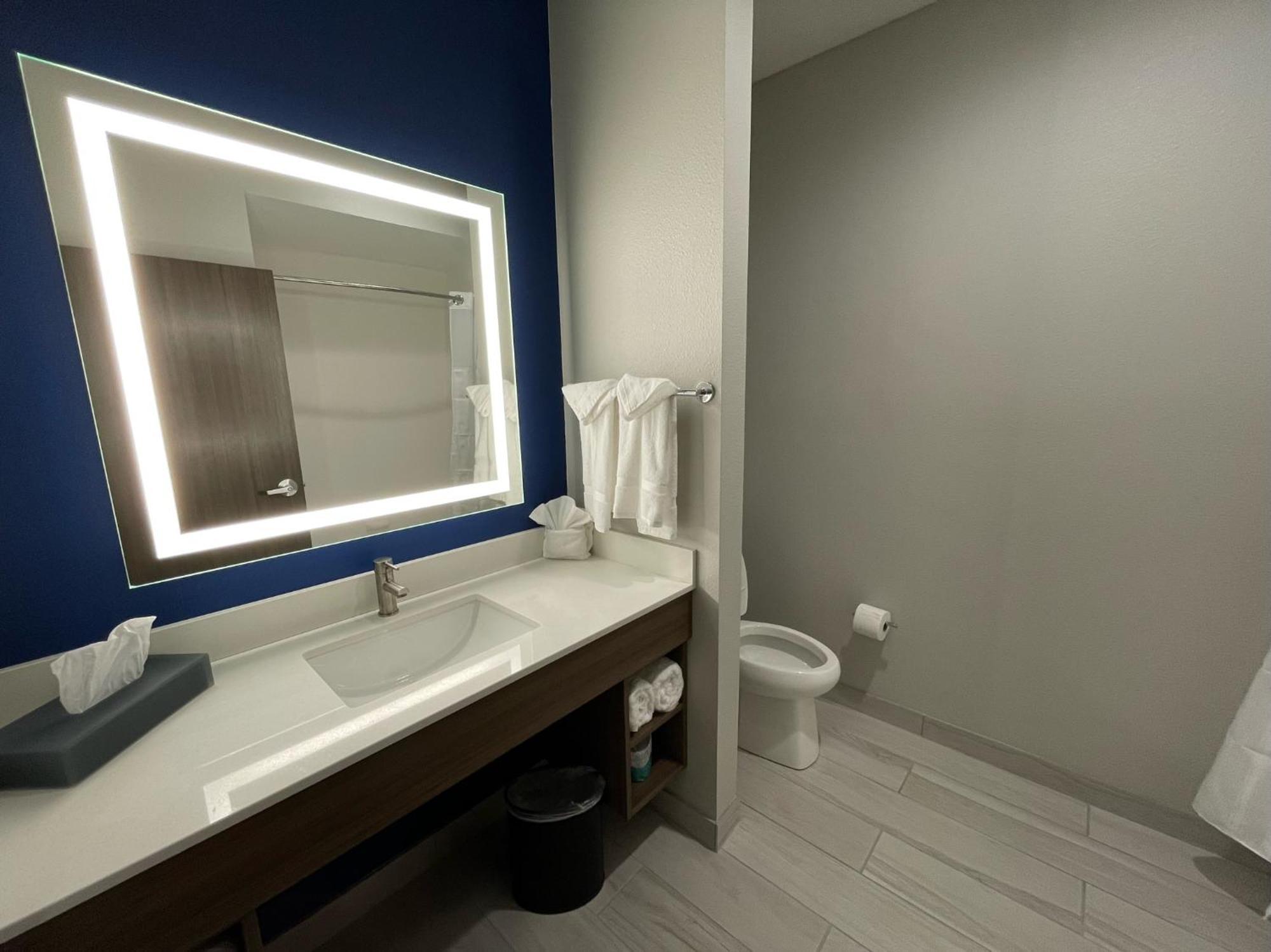La Quinta Inn & Suites By Wyndham Βαλντόστα Δωμάτιο φωτογραφία